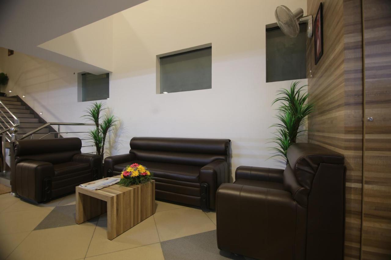 Отель Mirage Residency Коччи Экстерьер фото